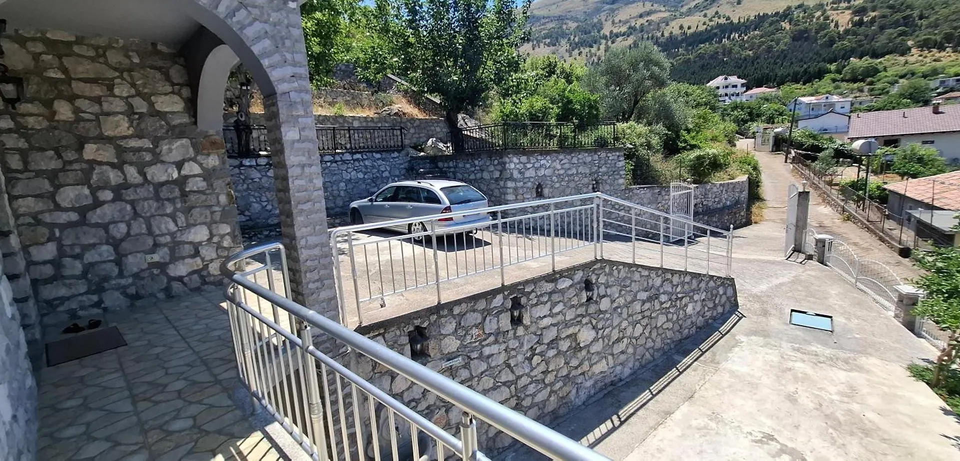 Hyka Stone House Shkoder Bed & Breakfast 0*,
